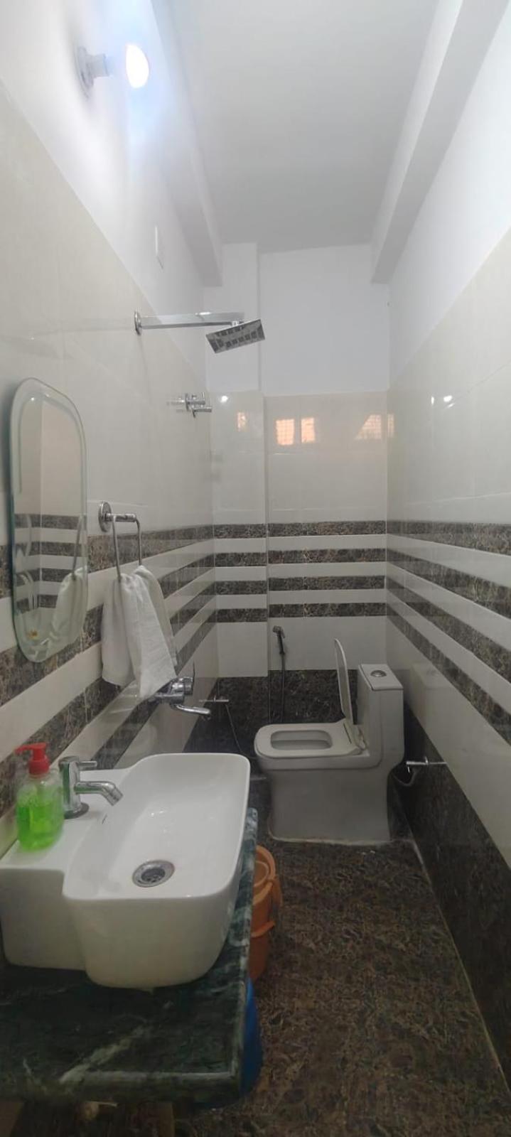Jpm Guest House فاراناسي المظهر الخارجي الصورة