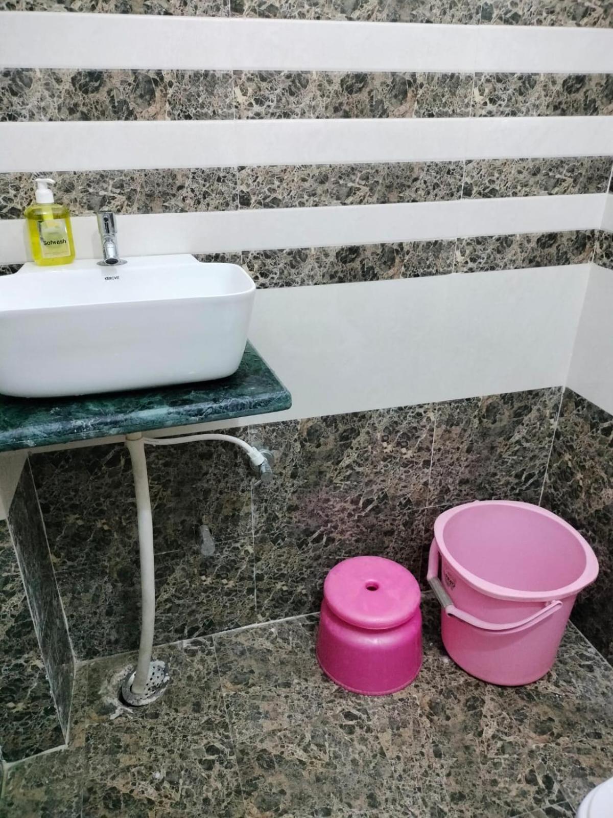 Jpm Guest House فاراناسي المظهر الخارجي الصورة