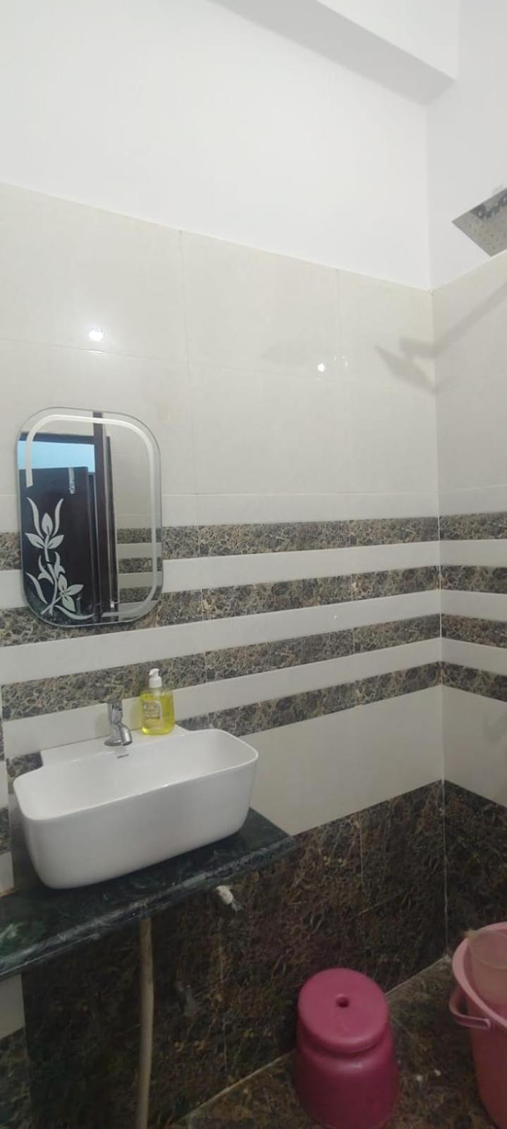 Jpm Guest House فاراناسي المظهر الخارجي الصورة